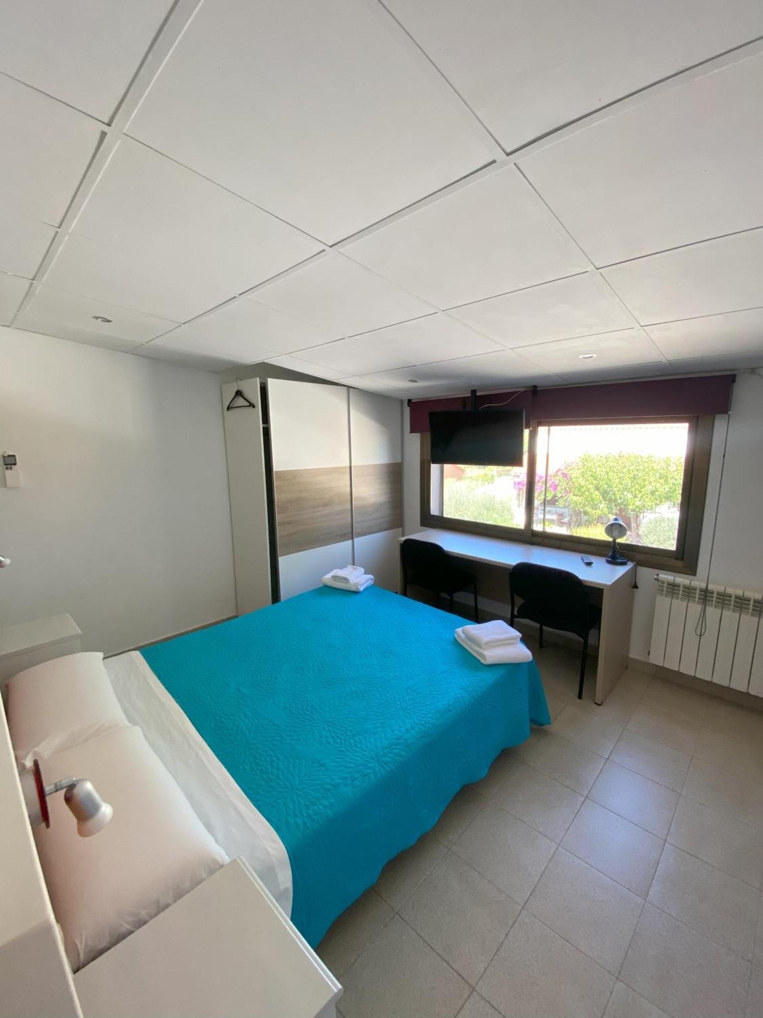 Hotel Les Roques Báscara Buitenkant foto
