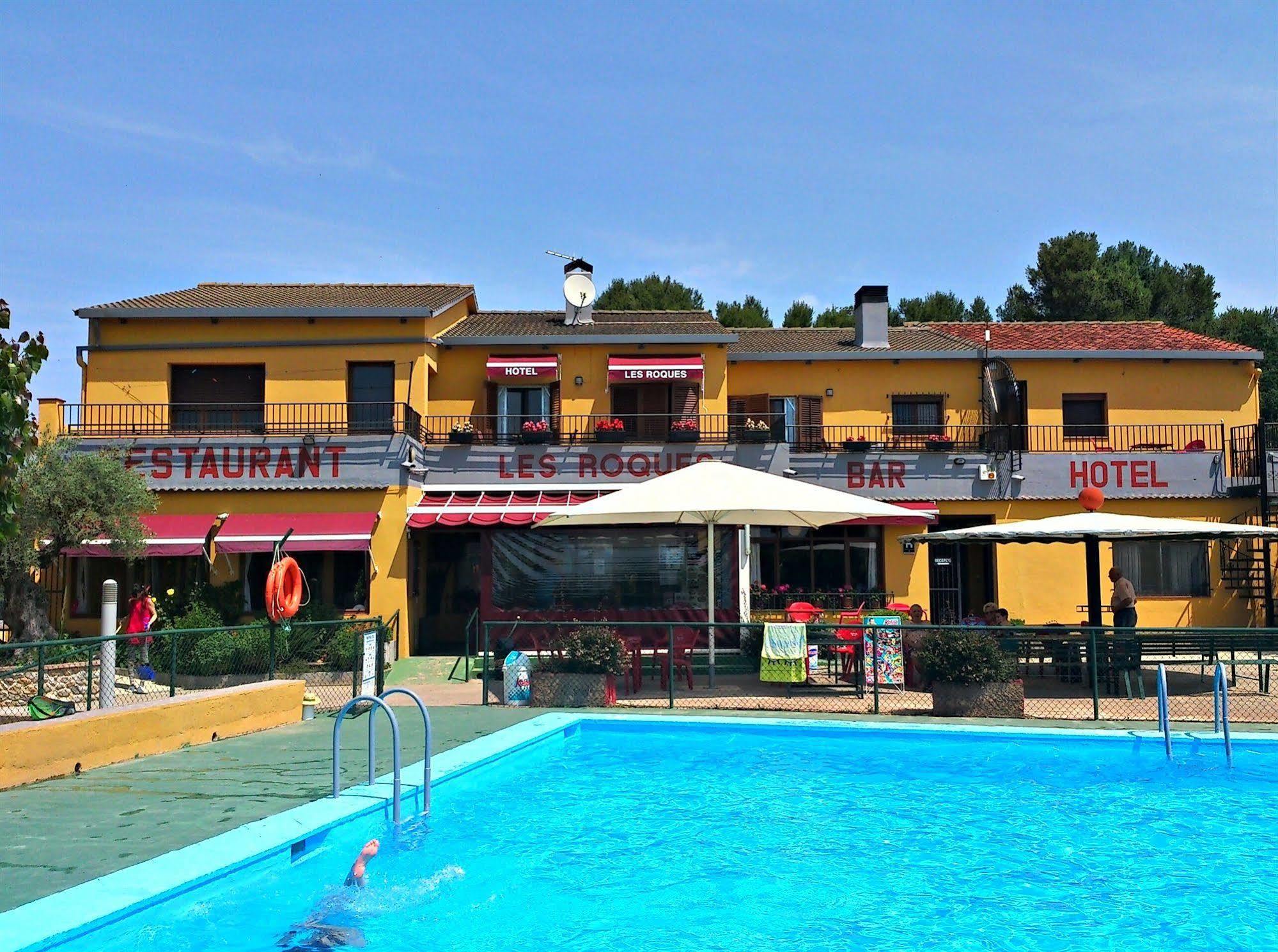 Hotel Les Roques Báscara Buitenkant foto